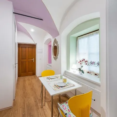 Codelli Deluxe City Centre Apartments Ljubljana Exterior photo