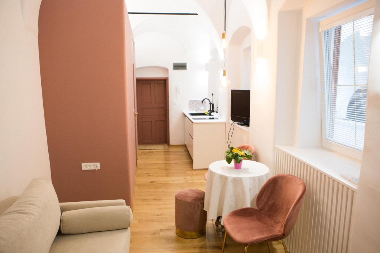 Codelli Deluxe Centre Apartment